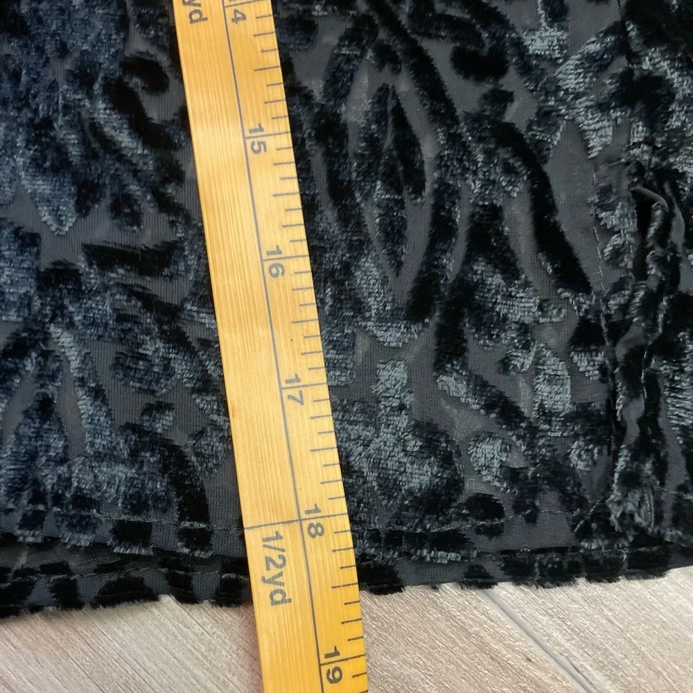 Black Burnout Velvet Cropped Jacket